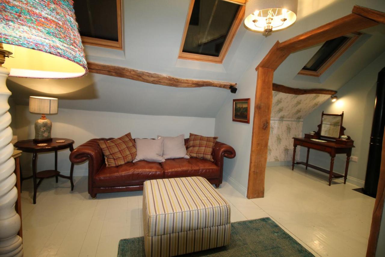 The Coach House Villa วิทบี ภายนอก รูปภาพ